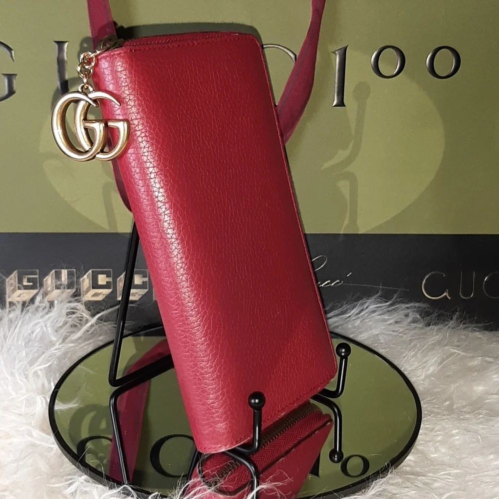 Gucci Red GG Zippy Wallet EUC - Picture 4 of 16